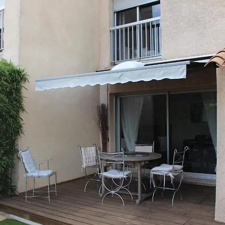 Nyaraló Petite Dans Copropriete Avec Piscine Et Vue Mer. *