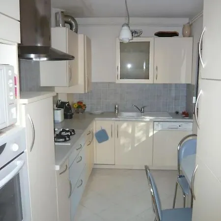 Petite Dans Copropriete Avec Piscine Et Vue Mer. 펜션